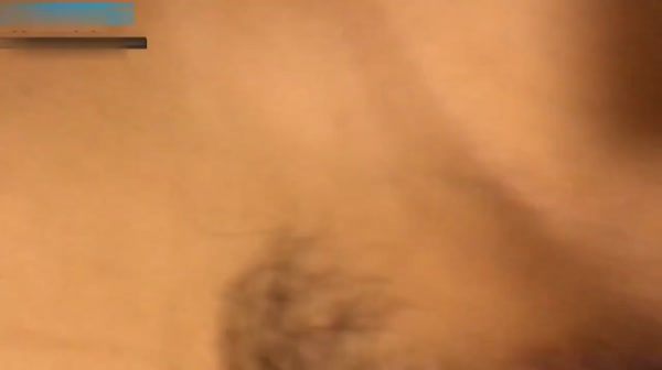 长相很甜美小姐姐在车上就被迷倒到旅馆里被脱得精光摆弄姿势玩弄